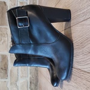 Claiborne Leather Booties Black